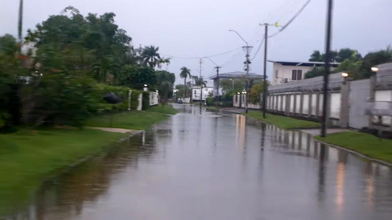 Suriname verdrinkt